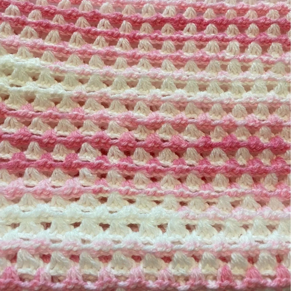 Pink and White Knit Baby  Blanket - Picture 4 of 4
